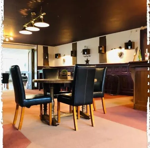 Hotel Le Bretagne Et Restaurant Le Papillon